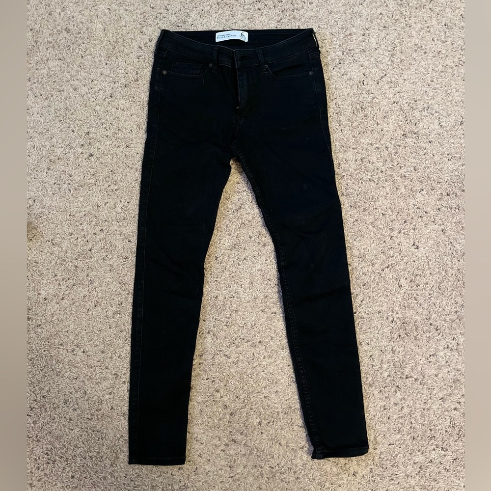 Abercrombie black jeans, size 6s. Barely worn and great condition.
